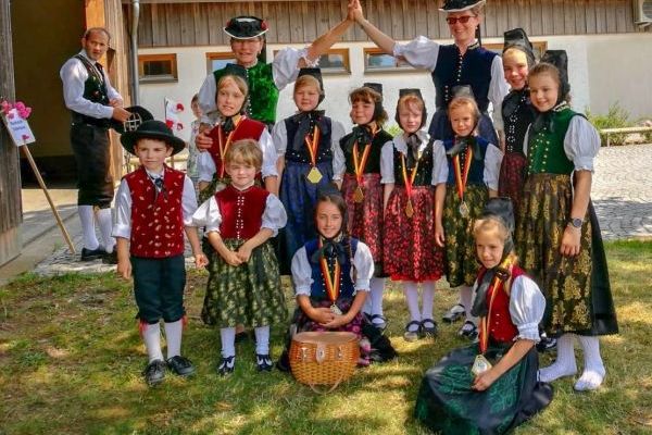 Zeltlager der Trachtenjugend/ Festumzug Nöggenschwiel