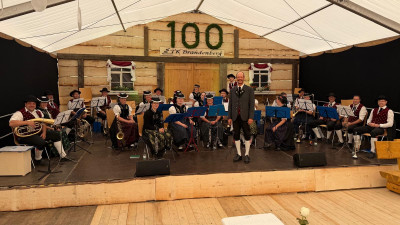Frühschoppen Konzert beim 100 jährigen Jubiläum der Trachtenkapelle Brandenberg